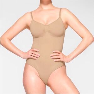 Skims shapewear bodysuit seamless sculpt brief bodysuit Sand Small NWT $70
